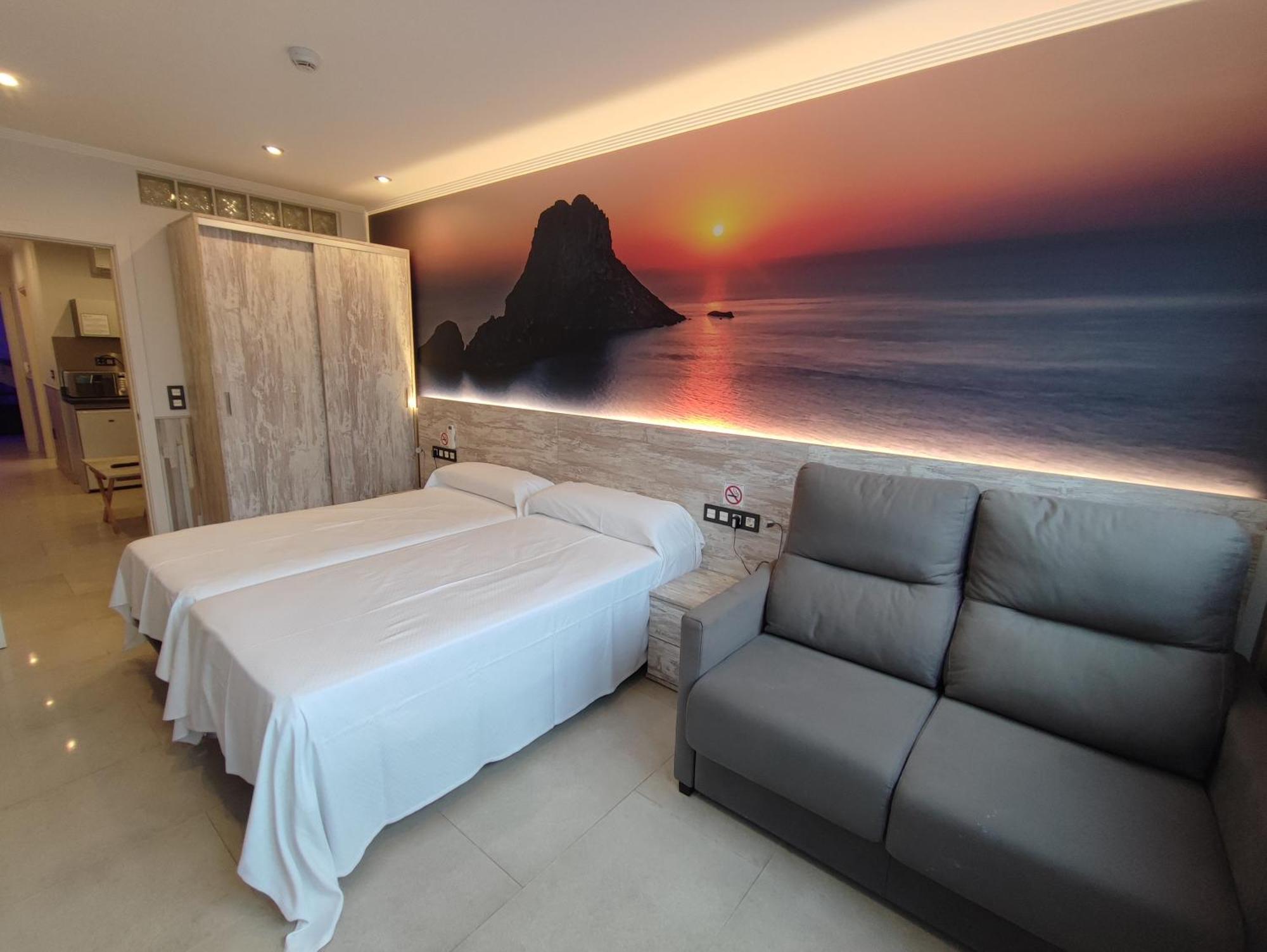 เพนชัน อัสติการ์รากา Hotel ภายนอก รูปภาพ
