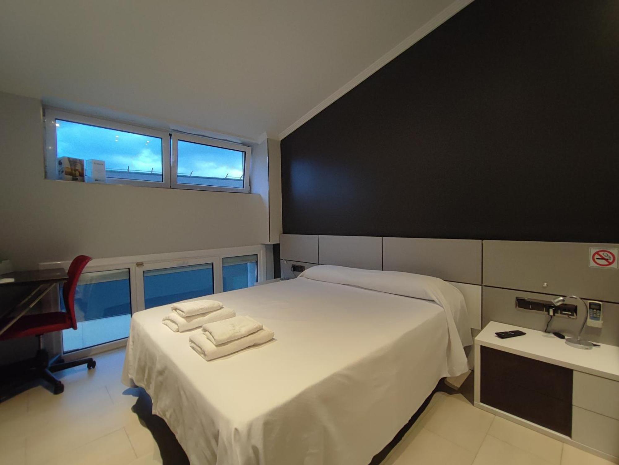 เพนชัน อัสติการ์รากา Hotel ภายนอก รูปภาพ