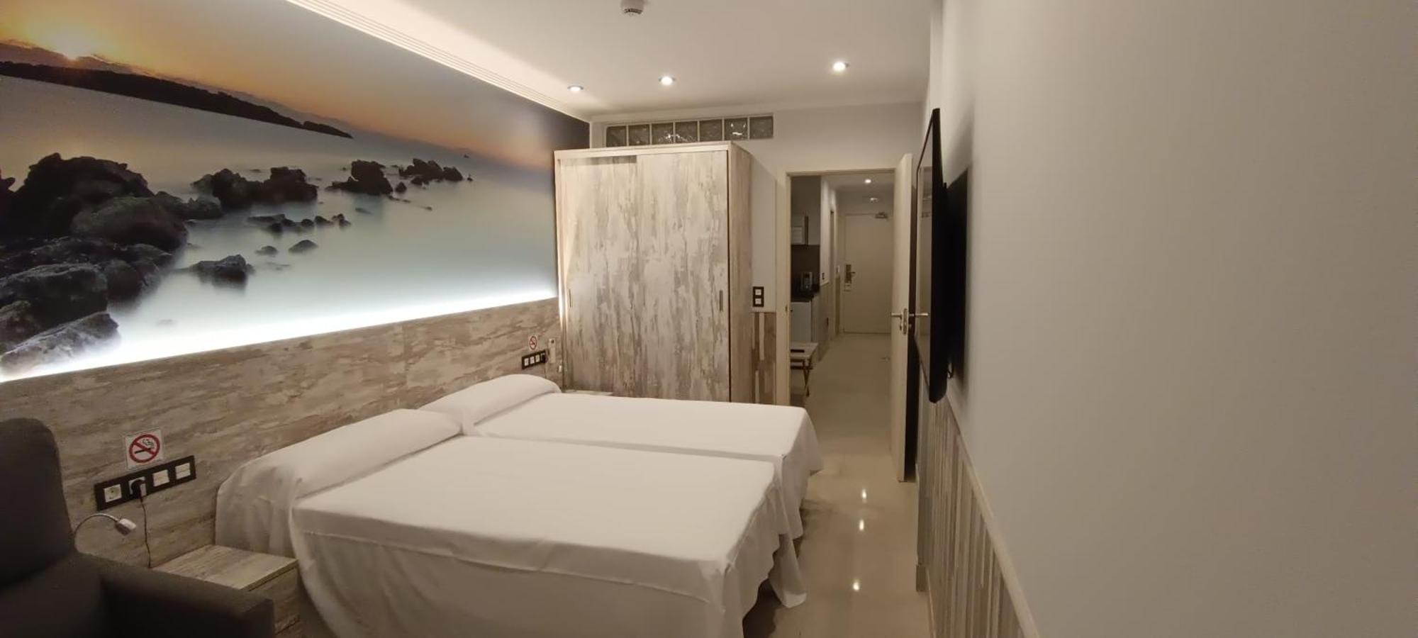 เพนชัน อัสติการ์รากา Hotel ภายนอก รูปภาพ