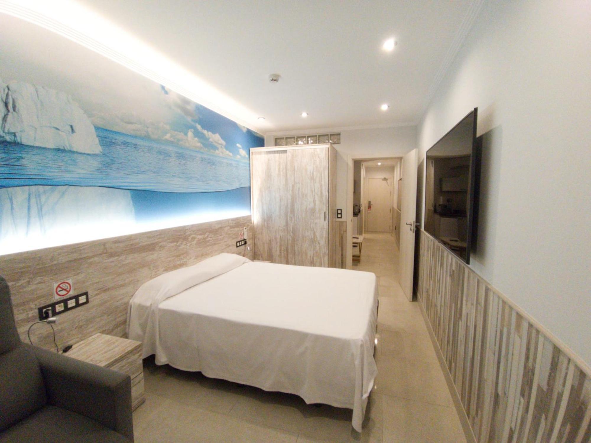 เพนชัน อัสติการ์รากา Hotel ภายนอก รูปภาพ