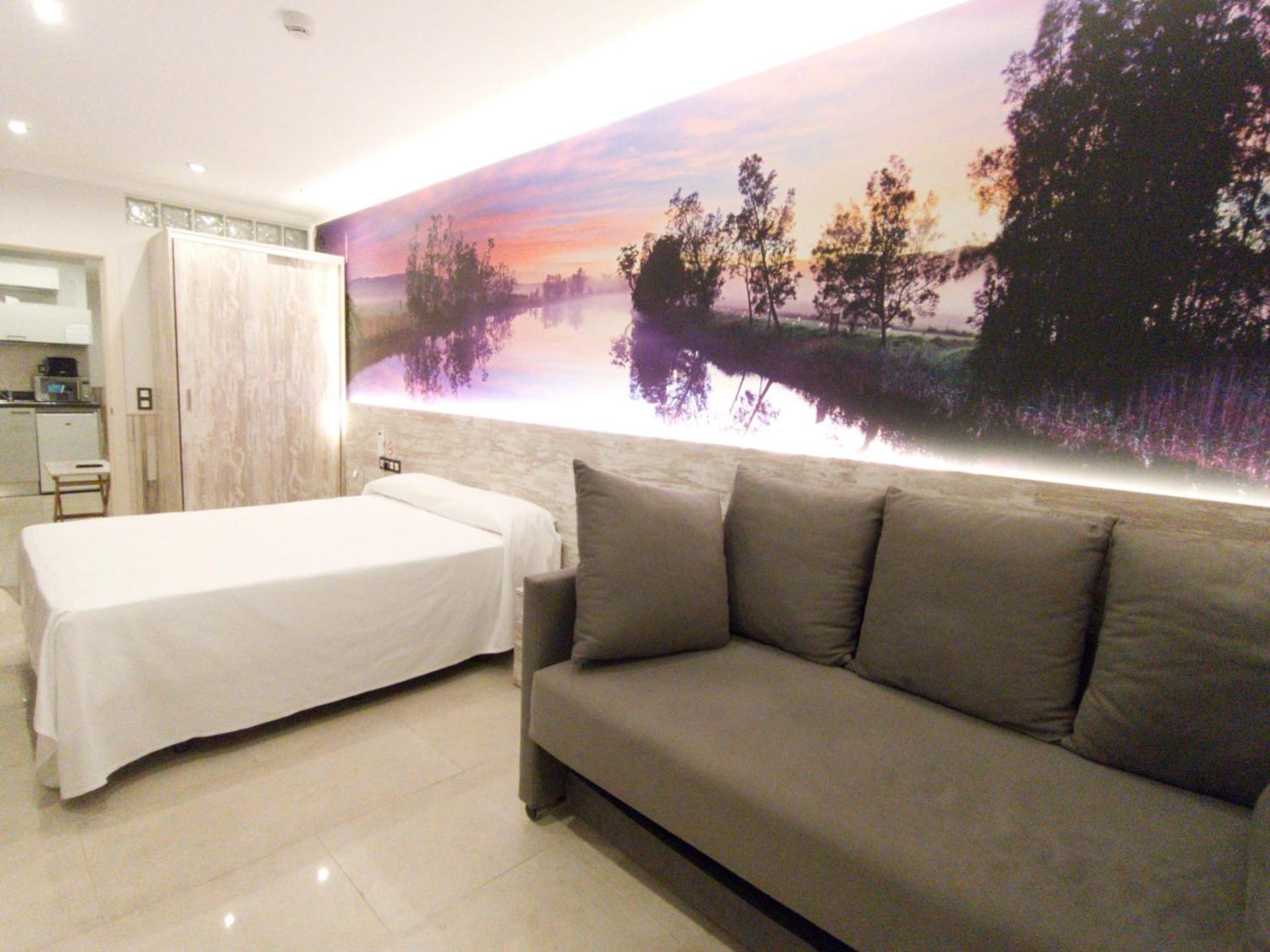 เพนชัน อัสติการ์รากา Hotel ภายนอก รูปภาพ